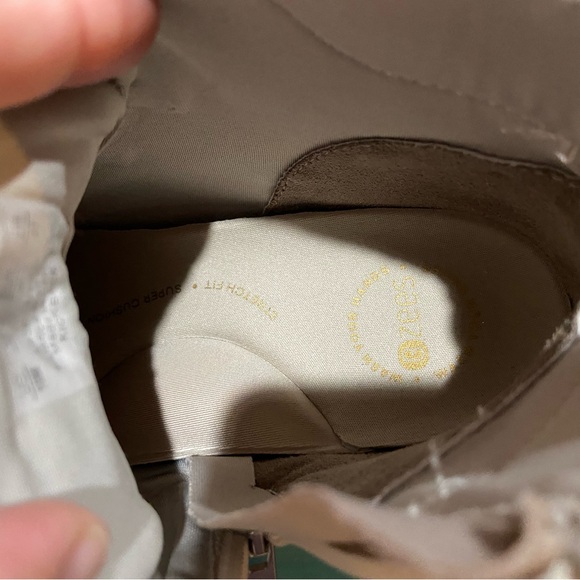 Bzees Kick Back Fabric Comfort Boots Women’s Size 10 M Stretch Fit Cushion Taupe - Picture 8 of 13